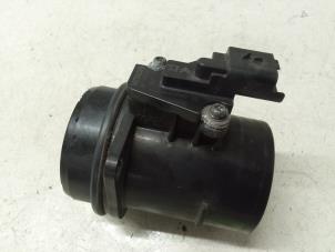 Gebruikte Luchtmassameter Peugeot 5008 I (0A/0E) 1.6 HDiF 16V Prijs € 50,00 Margeregeling aangeboden door Autodemontage van de Laar