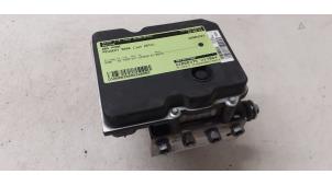 Gebruikte ABS Pomp Peugeot 5008 I (0A/0E) 1.6 HDiF 16V Prijs € 150,00 Margeregeling aangeboden door Autodemontage van de Laar