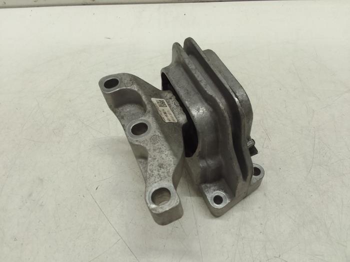 Gebruikte Motorsteun Volkswagen Polo V (6R) 1.4 TDI DPF BlueMotion technology Prijs € 35,00 Margeregeling aangeboden door Autodemontage van de Laar