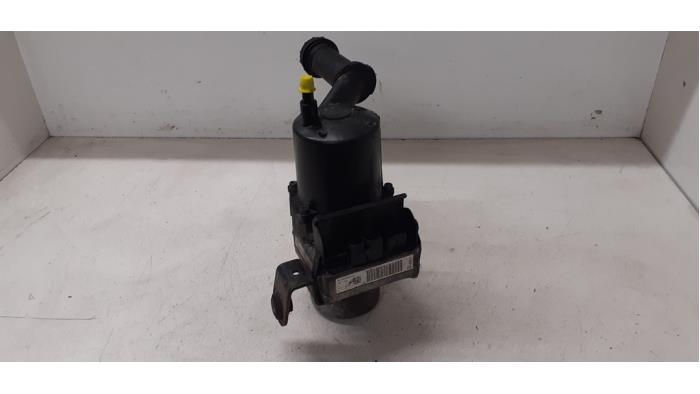 Gebruikte Pomp Servo Peugeot 5008 I (0A/0E) 1.6 HDiF 16V Prijs € 200,00 Margeregeling aangeboden door Autodemontage van de Laar