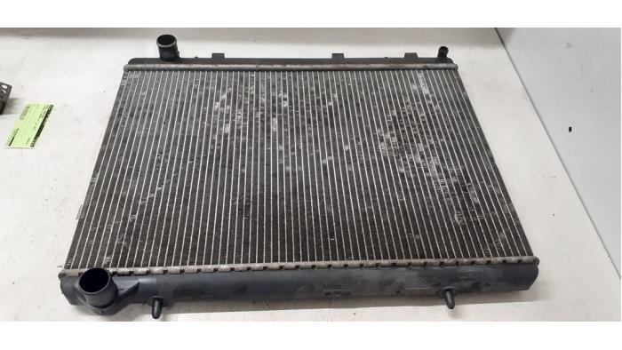Gebruikte Radiateur Citroen C4 Grand Picasso (UA) 2.0 16V Autom. Prijs € 35,00 Margeregeling aangeboden door Autodemontage van de Laar