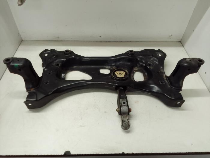 Gebruikte Subframe Volkswagen Golf VII (AUA) 2.0 R 4Motion 16V Prijs € 125,00 Margeregeling aangeboden door Autodemontage van de Laar