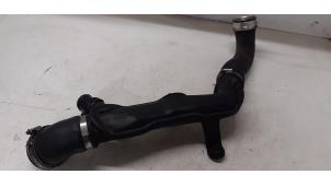 Gebruikte Intercooler Buis Volkswagen Golf V (1K1) 2.0 TFSI GTI 16V Prijs € 70,00 Margeregeling aangeboden door Autodemontage van de Laar