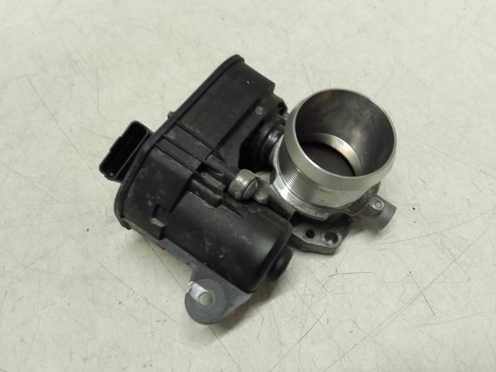 Gebruikte Gasklephuis Opel Crossland (X) 1.2 Turbo 12V Euro 6 Prijs € 75,00 Margeregeling aangeboden door Autodemontage van de Laar