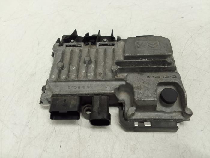 Gebruikte Start/Stop computer Opel Crossland (X) 1.2 Turbo 12V Euro 6 Prijs € 150,00 Margeregeling aangeboden door Autodemontage van de Laar