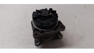 Gebruikte Dynamo Renault Clio III (BR/CR) 1.4 16V Prijs op aanvraag aangeboden door Autodemontage van de Laar