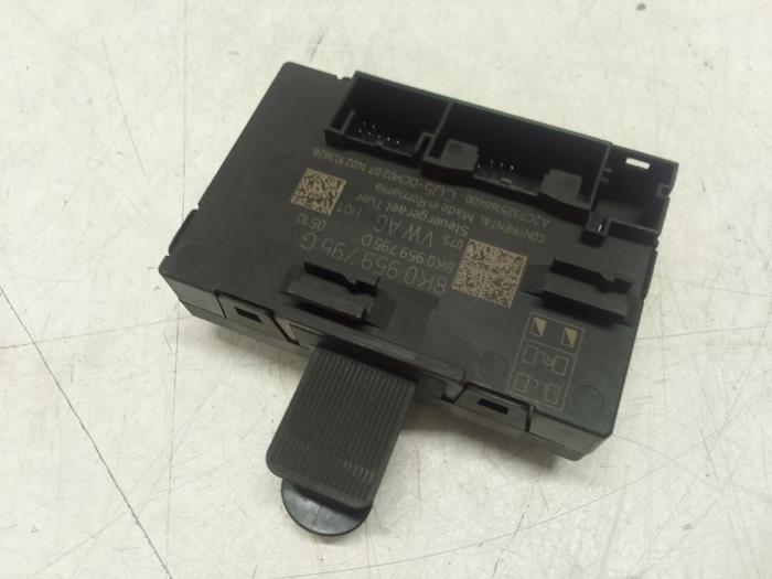 Gebruikte Deur module Audi Q5 (8RB) 2.0 TFSI 16V Quattro Prijs € 50,00 Margeregeling aangeboden door Autodemontage van de Laar