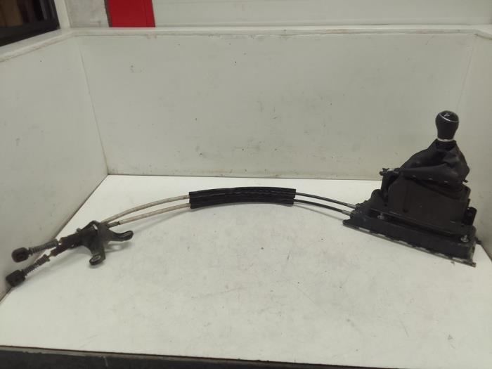 Gebruikte Schakelkabel Versnellingsbak Volkswagen Polo VI (AW1) 1.0 TSI 12V Prijs € 80,00 Margeregeling aangeboden door Autodemontage van de Laar