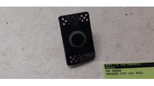 Gebruikte PDC Sensor Mercedes Vito (447.6) 1.6 111 CDI 16V Prijs op aanvraag aangeboden door Autodemontage van de Laar