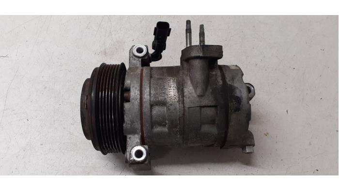 Aircopomp van een Dodge Nitro 2.8 CRD 16V 4x2 2010