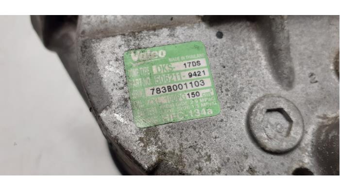 Aircopomp van een Dodge Nitro 2.8 CRD 16V 4x2 2010