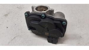 Gebruikte Gasklephuis Dacia Sandero II 1.0 Sce 75 12V Prijs € 50,00 Margeregeling aangeboden door Autodemontage van de Laar