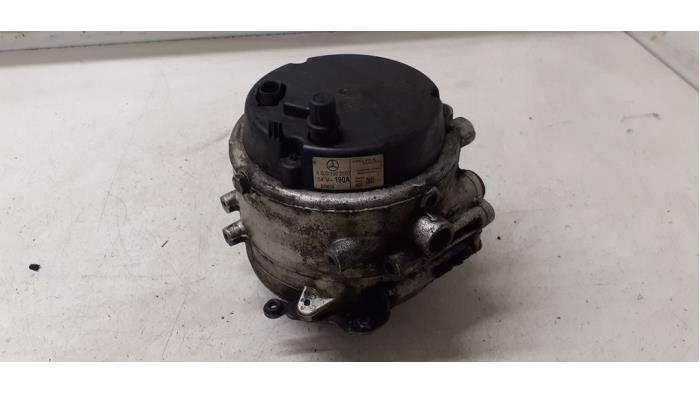 Gebruikte Dynamo Mercedes C (W203) 1.8 C-200K 16V Prijs € 100,00 Margeregeling aangeboden door Autodemontage van de Laar