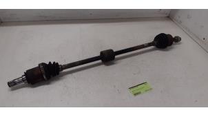 Gebruikte Steekas rechts-voor Opel Corsa D 1.2 16V Prijs € 70,00 Margeregeling aangeboden door Autodemontage van de Laar