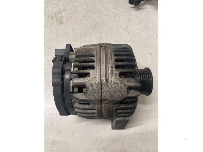 Gebruikte Dynamo Skoda Fabia (6Y2) 1.4i Prijs € 30,00 Margeregeling aangeboden door Autodemontage van de Laar