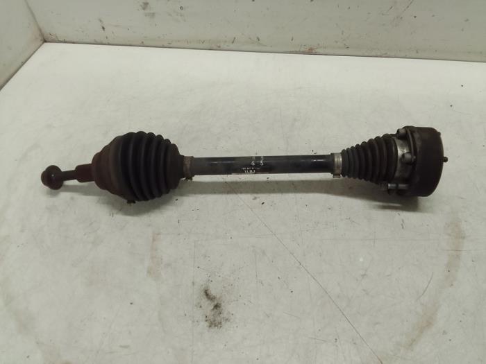 Gebruikte Aandrijfas links-voor Skoda Superb Combi (3TAC/TAF) 1.6 TDI Prijs € 125,00 Margeregeling aangeboden door Autodemontage van de Laar