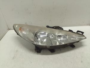 Gebruikte Koplamp links Peugeot 207/207+ (WA/WC/WM) 1.6 16V Prijs € 75,00 Margeregeling aangeboden door Autodemontage van de Laar