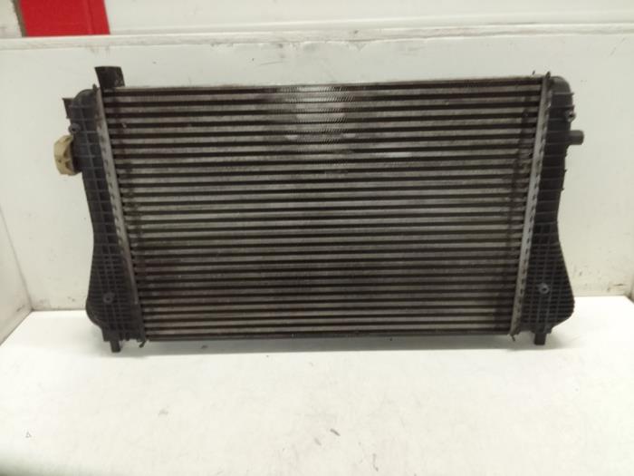 Gebruikte Intercooler Volkswagen Passat (3C2) 1.8 TSI 16V Prijs € 75,00 Margeregeling aangeboden door Autodemontage van de Laar
