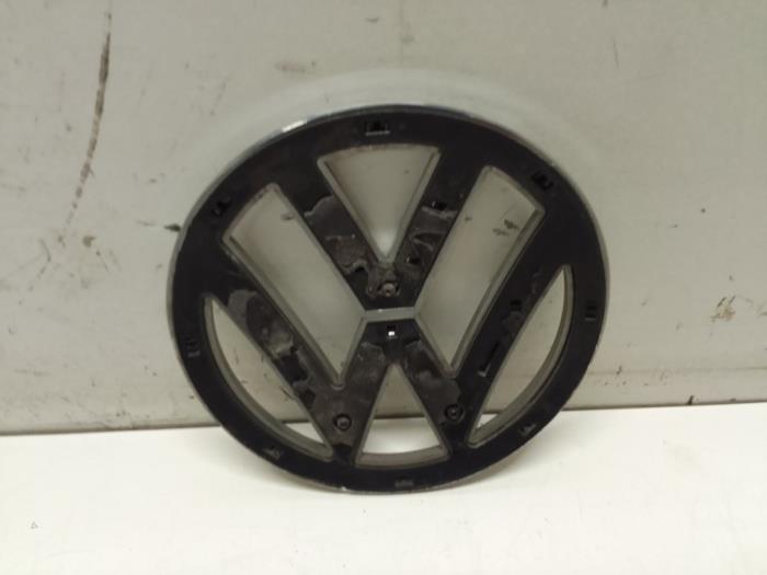 Embleem van een Volkswagen Beetle (16AE) 2.0 TDI 16V 2014
