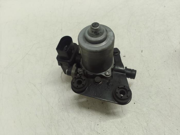 Gebruikte Vacuumpomp Rembekrachtiging Volkswagen Polo V (6R) 1.4 TSI 16V BlueGT Prijs € 125,00 Margeregeling aangeboden door Autodemontage van de Laar