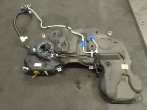 Gebruikte Brandstoftank Mercedes GLE (V167) 300d EQ Boost 2.0 Turbo 16V 4-Matic Prijs € 350,00 Margeregeling aangeboden door Autodemontage van de Laar