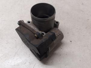 Gebruikte Gasklephuis Volkswagen Polo IV (9N1/2/3) 1.4 16V Prijs € 40,00 Margeregeling aangeboden door Autodemontage van de Laar