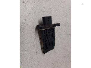 Gebruikte Luchtmassameter Renault Trafic (1FL/2FL/3FL/4FL) 1.6 dCi 95 Prijs € 60,50 Inclusief btw aangeboden door Autodemontage van de Laar