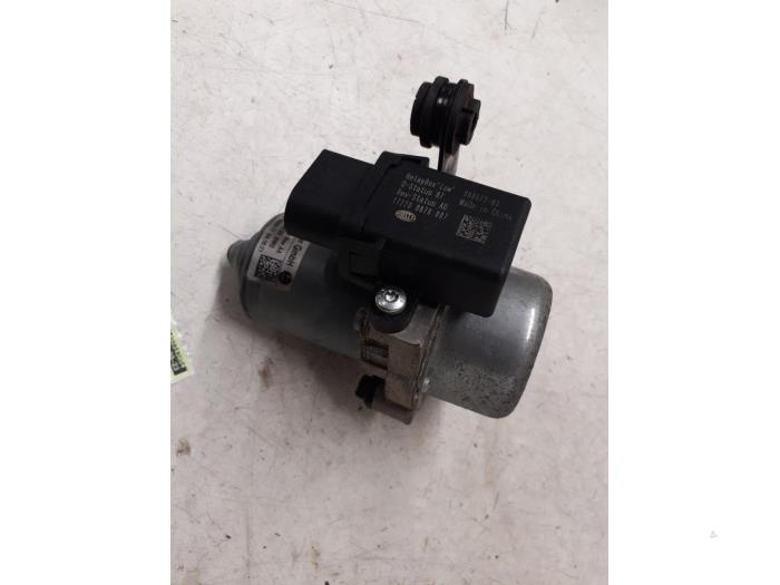 Gebruikte Vacuumpomp Rembekrachtiging Skoda Fabia III (NJ3) 1.0 TSI 12V Prijs € 35,00 Margeregeling aangeboden door Autodemontage van de Laar