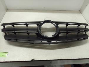 Gebruikte Grille Mercedes Vito Prijs € 150,00 Margeregeling aangeboden door Autodemontage van de Laar