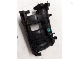 Gebruikte Spruitstuk Inlaat Renault Captur Prijs € 50,00 Margeregeling aangeboden door Autodemontage van de Laar