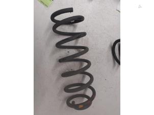 Gebruikte Schroefveer achter Ford Transit Connect (PJ2) 1.5 TDCi Prijs op aanvraag aangeboden door Autodemontage van de Laar