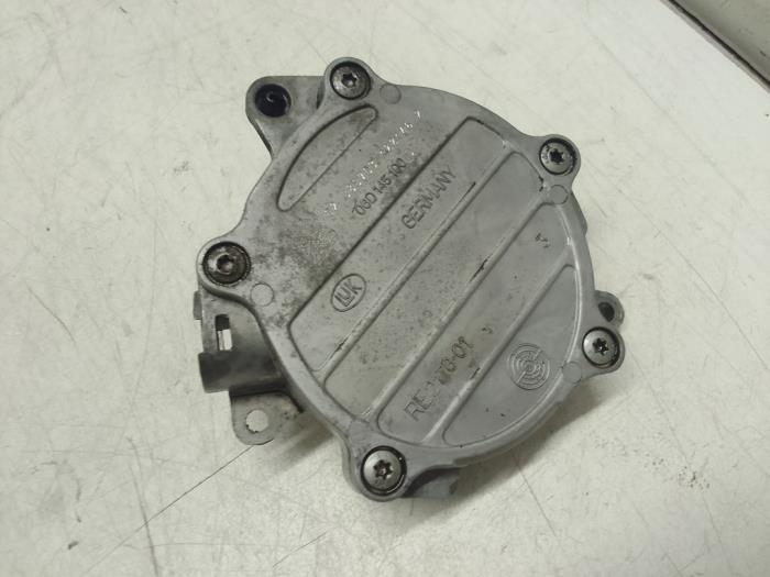 Gebruikte Vacuumpomp (Benzine) Audi A4 Avant (B6) 2.0 FSI 16V Prijs € 65,00 Margeregeling aangeboden door Autodemontage van de Laar