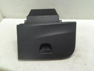 Gebruikte Dashboardkastje Seat Ibiza ST (6J8) 1.2 TDI Ecomotive Prijs € 50,00 Margeregeling aangeboden door Autodemontage van de Laar