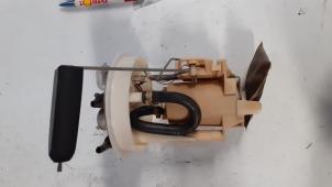 Gebruikte Benzinepomp Renault Twingo (C06) 1.2 SPi Phase I Prijs € 35,00 Margeregeling aangeboden door Autodemontage van de Laar