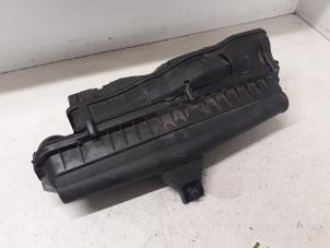 Gebruikte Luchtfilterhuis Peugeot 308 SW (4E/H) 1.6 VTI 16V Prijs € 50,00 Margeregeling aangeboden door Autodemontage van de Laar