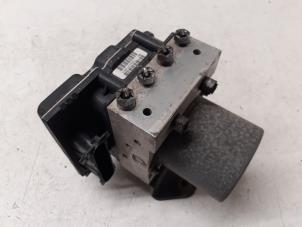 Gebruikte ABS Pomp Renault Wind (EN/E4) 1.2 16V GT TCE eco2 Prijs € 75,00 Margeregeling aangeboden door Autodemontage van de Laar