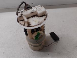 Gebruikte Benzinepomp Renault Wind (EN/E4) 1.2 16V GT TCE eco2 Prijs € 50,00 Margeregeling aangeboden door Autodemontage van de Laar