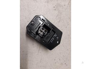 Gebruikte Kachel Weerstand Toyota Yaris II (P9) 1.0 12V VVT-i Prijs € 25,00 Margeregeling aangeboden door Autodemontage van de Laar