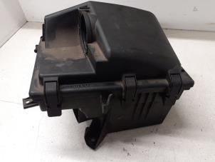 Gebruikte Luchtfilterhuis Volvo XC70 (SZ) XC70 2.4 D 20V Prijs € 50,00 Margeregeling aangeboden door Autodemontage van de Laar