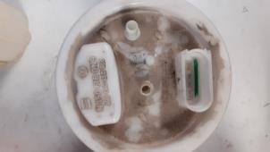 Gebruikte Benzinepomp Seat Cordoba (6C2/6K2) Prijs € 50,00 Margeregeling aangeboden door Autodemontage van de Laar