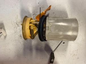 Gebruikte Benzinepomp Volkswagen Polo IV (9N1/2/3) 1.4 TDI 80 Prijs € 50,00 Margeregeling aangeboden door Autodemontage van de Laar