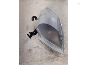 Gebruikte Pinker rechts Ford Galaxy Prijs € 15,00 Margeregeling aangeboden door Autodemontage van de Laar