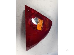 Gebruikte Achterlicht rechts Ford Mondeo Prijs € 40,00 Margeregeling aangeboden door Autodemontage van de Laar