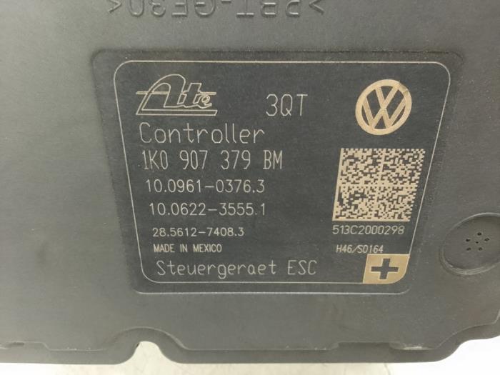 ABS Pomp van een Volkswagen Beetle (16AE) 2.0 TDI 16V 2014