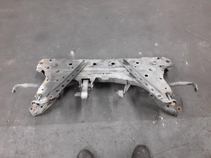 Gebruikte Subframe Ford Transit Courier 1.5 TDCi 75 Prijs € 150,00 Margeregeling aangeboden door Autodemontage van de Laar