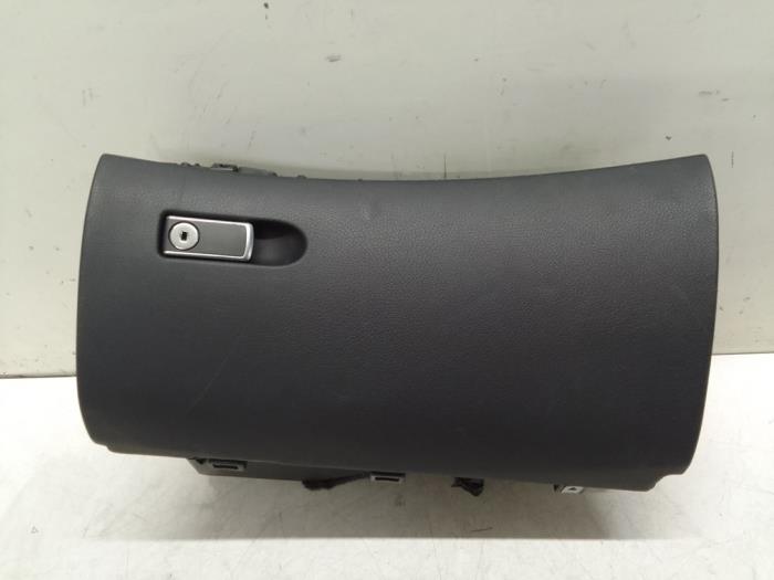 Gebruikte Dashboardkastje Mercedes E (W213) E-220d 2.0 Turbo 16V Prijs € 125,00 Margeregeling aangeboden door Autodemontage van de Laar