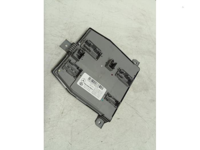 Computer Body Control van een Mercedes-Benz E (W213) E-220d 2.0 Turbo 16V 2017