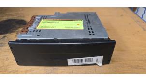 Gebruikte Radio Diversen Renault Scénic II (JM) 1.6 16V Prijs € 100,00 Margeregeling aangeboden door Autodemontage van de Laar