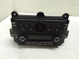 Gebruikte Radio Renault Twingo III (AH) 1.0 SCe 70 12V Prijs € 140,00 Margeregeling aangeboden door Autodemontage van de Laar