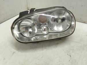 Gebruikte Linker Koplamp Volkswagen Golf IV Variant (1J5) 1.9 TDI 90 Prijs € 50,00 Margeregeling aangeboden door Autodemontage van de Laar